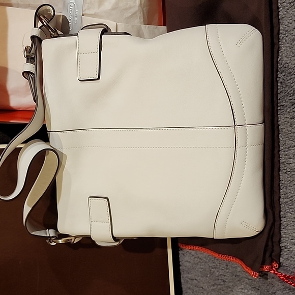 Coach purse, small, white leather - Picture 2 of 5
